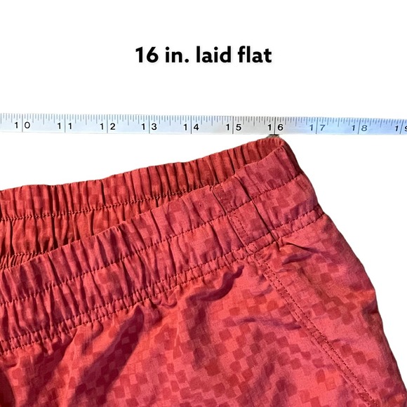 The North Face Women's Athletic Shorts - size XL - Burnt Orange Checkered Print - Picture 2 of 10